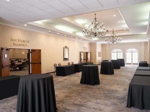 crowne plaza phoenix chandler golf resort by ihg