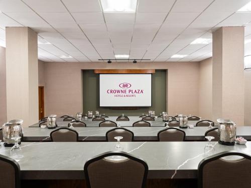 crowne plaza phoenix chandler golf resort by ihg