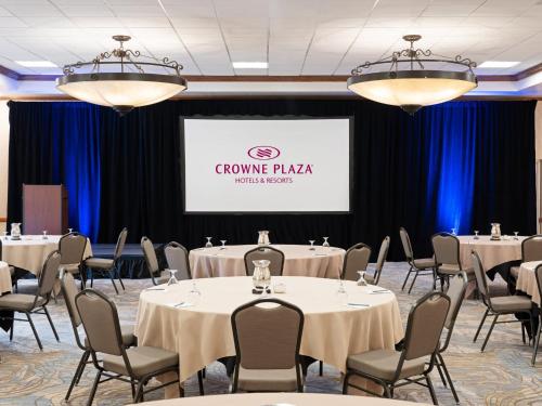 crowne plaza phoenix chandler golf resort by ihg