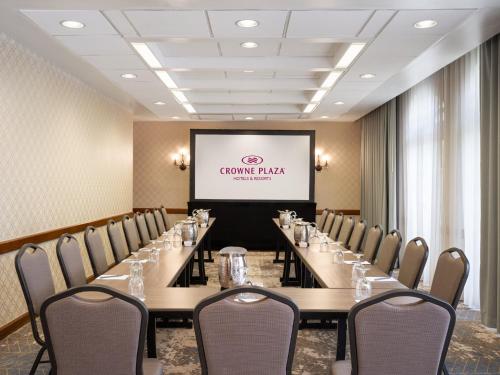 crowne plaza phoenix chandler golf resort by ihg