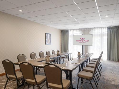 crowne plaza phoenix chandler golf resort by ihg