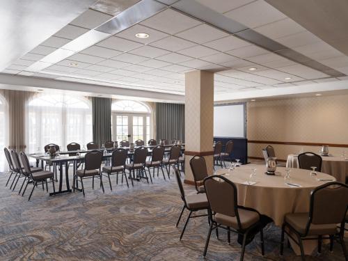 crowne plaza phoenix chandler golf resort by ihg