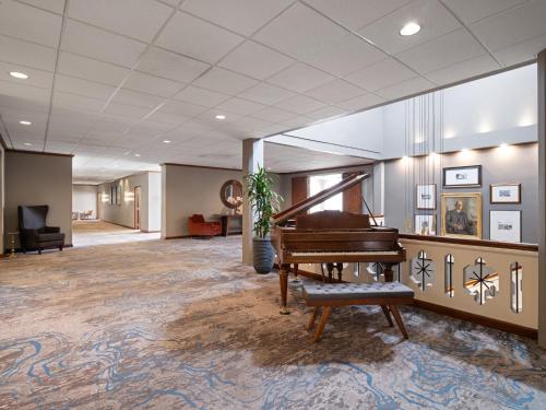 crowne plaza phoenix chandler golf resort by ihg