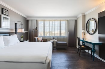 the lindy renaissance charleston hotel