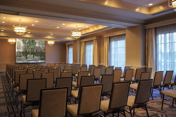 the lindy renaissance charleston hotel