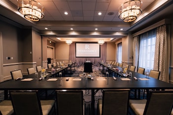 the lindy renaissance charleston hotel