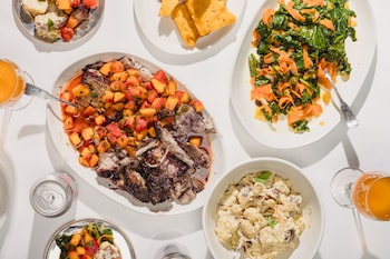 the lindy renaissance charleston hotel