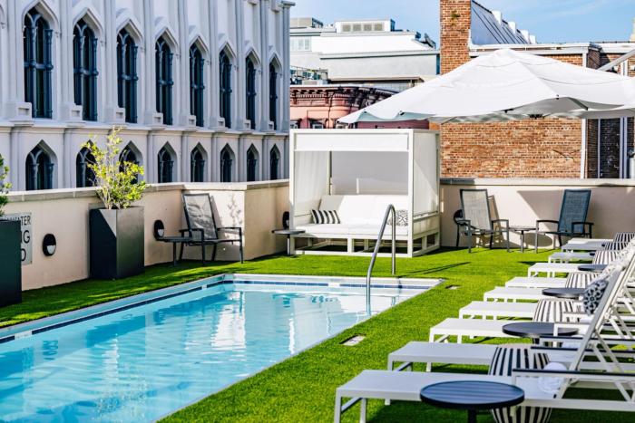 the lindy renaissance charleston hotel