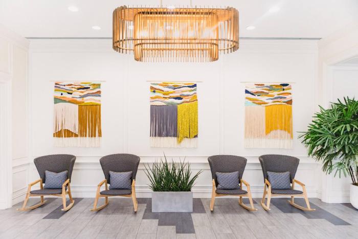 the lindy renaissance charleston hotel