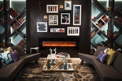 the lindy renaissance charleston hotel