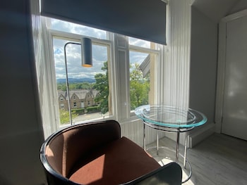 No 6 West Coates,,3 star