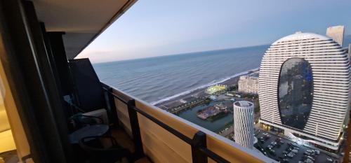 holiday express orbi city