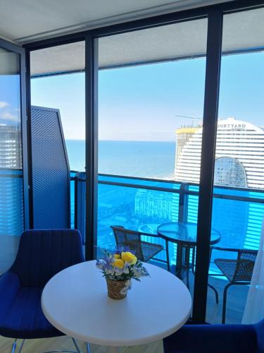 holiday express orbi city