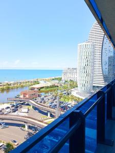 holiday express orbi city