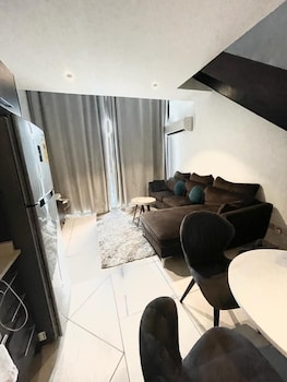 embassy gardens by clifton homes