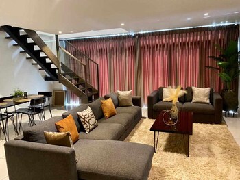 embassy gardens by clifton homes