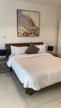 embassy gardens by clifton homes