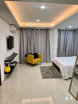 embassy gardens by clifton homes