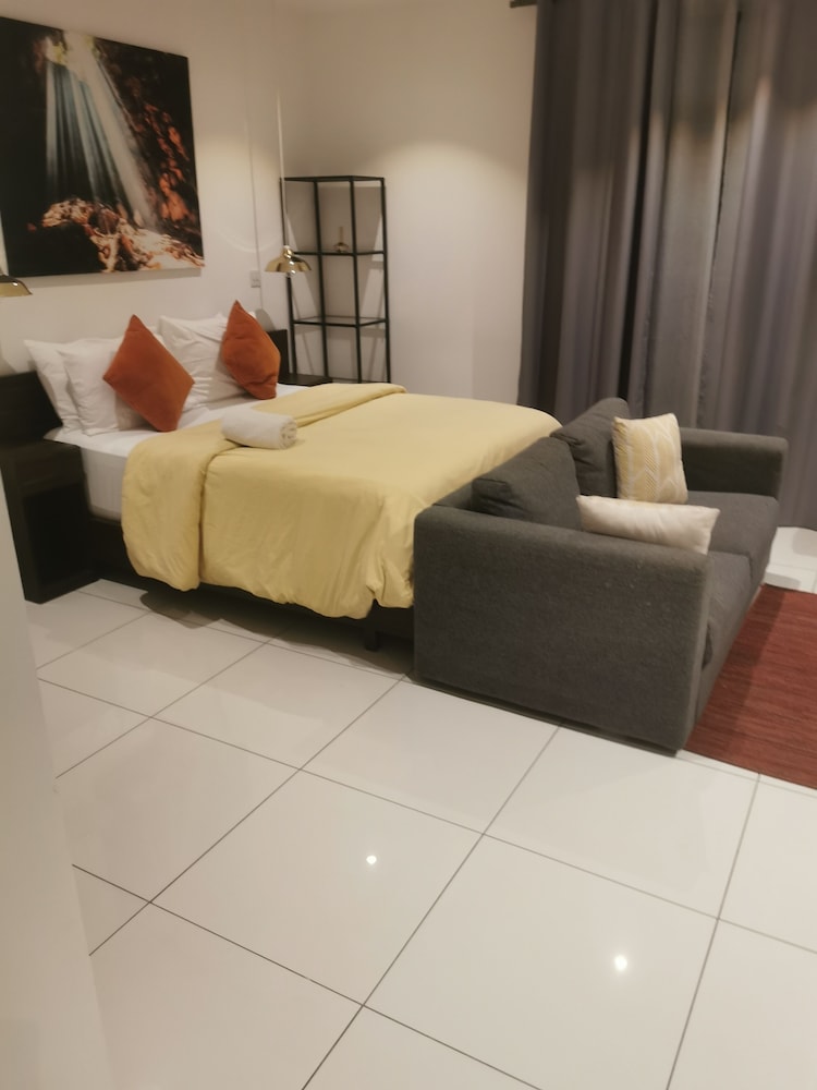 embassy gardens by clifton homes