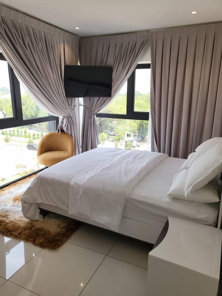 embassy gardens by clifton homes