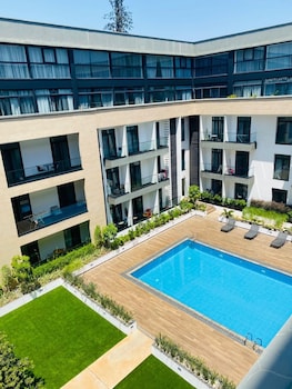embassy gardens by clifton homes