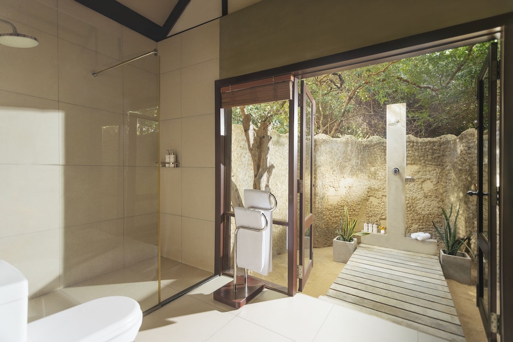 uga jungle beach trincomalee