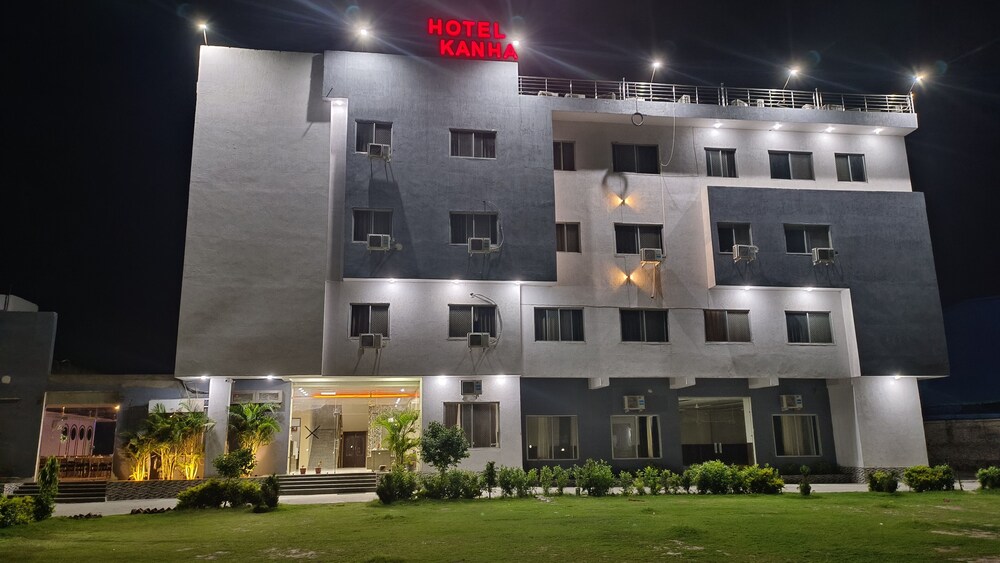 kanha hotel and resort