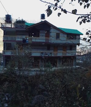 Hotel Sno Cottage,Haripur,3 star