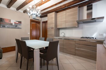 design palace apartments
