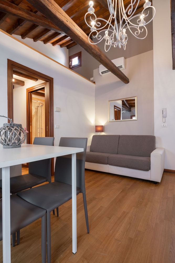 design palace apartments