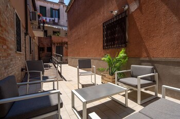 design palace apartments