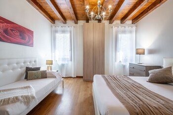 design palace apartments