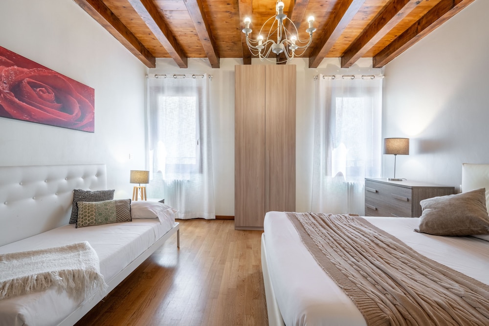 design palace apartments