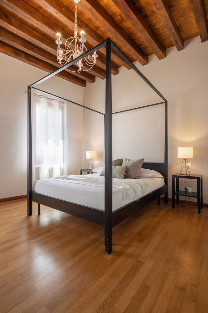 design palace apartments