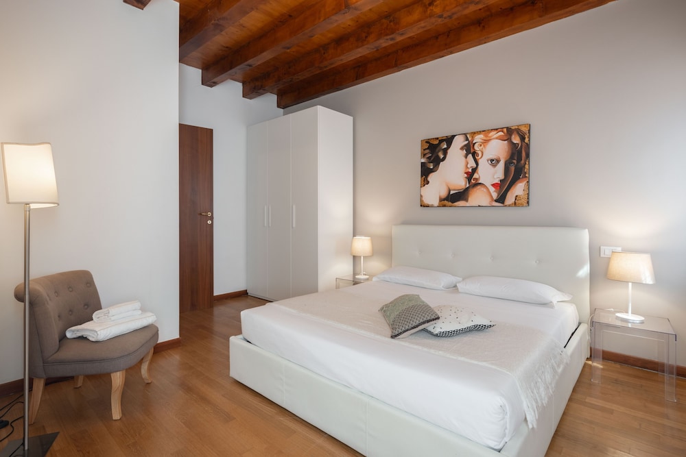 design palace apartments