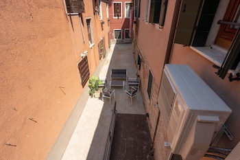 design palace apartments