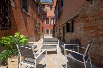 design palace apartments