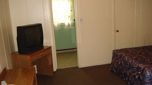 Bluewater Motel,,3 star