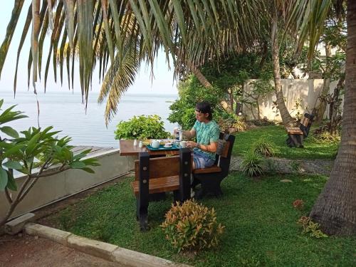araliya lagoon park resort