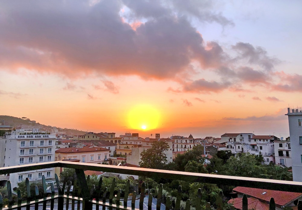sunset home sorrento