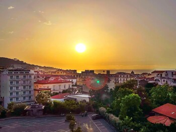sunset home sorrento