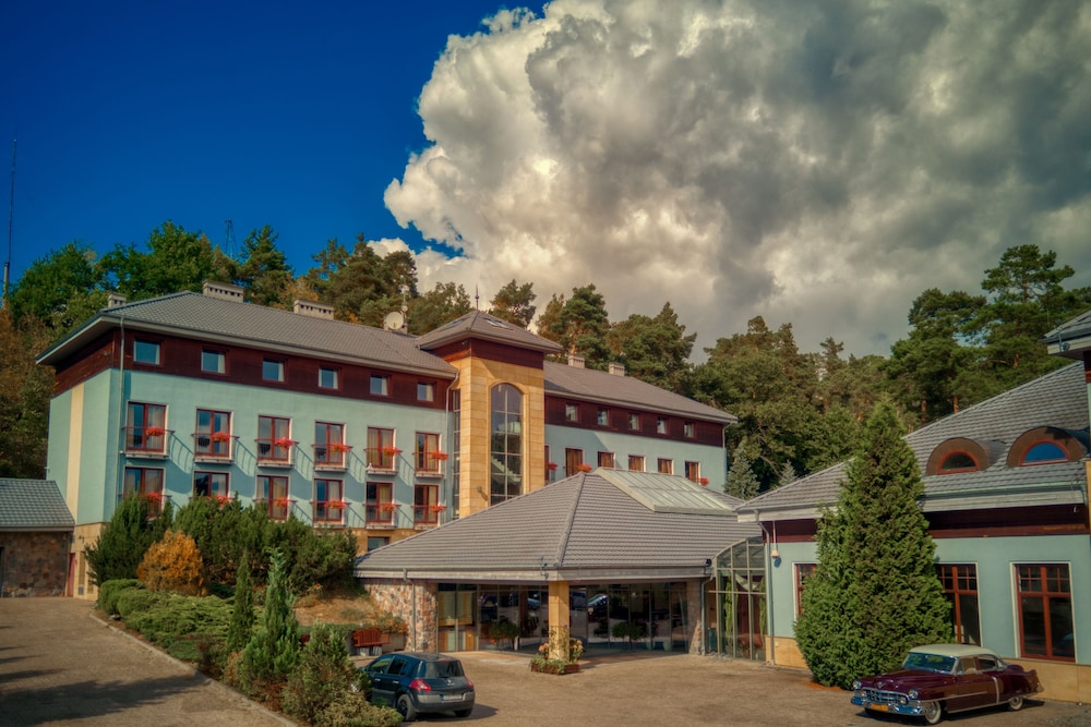 4 pory roku restauracja i nocleg