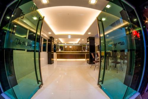 the holidays hill betong