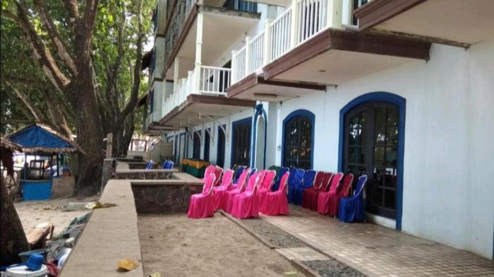 kondominium pantai carita utara