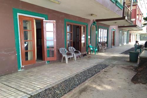 kondominium pantai carita utara