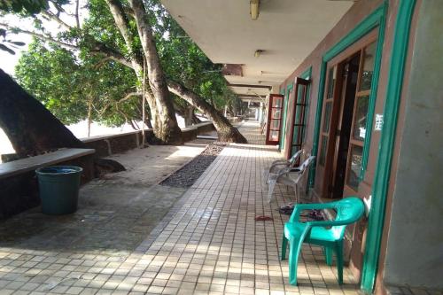 kondominium pantai carita utara