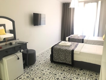 mi otel alacati