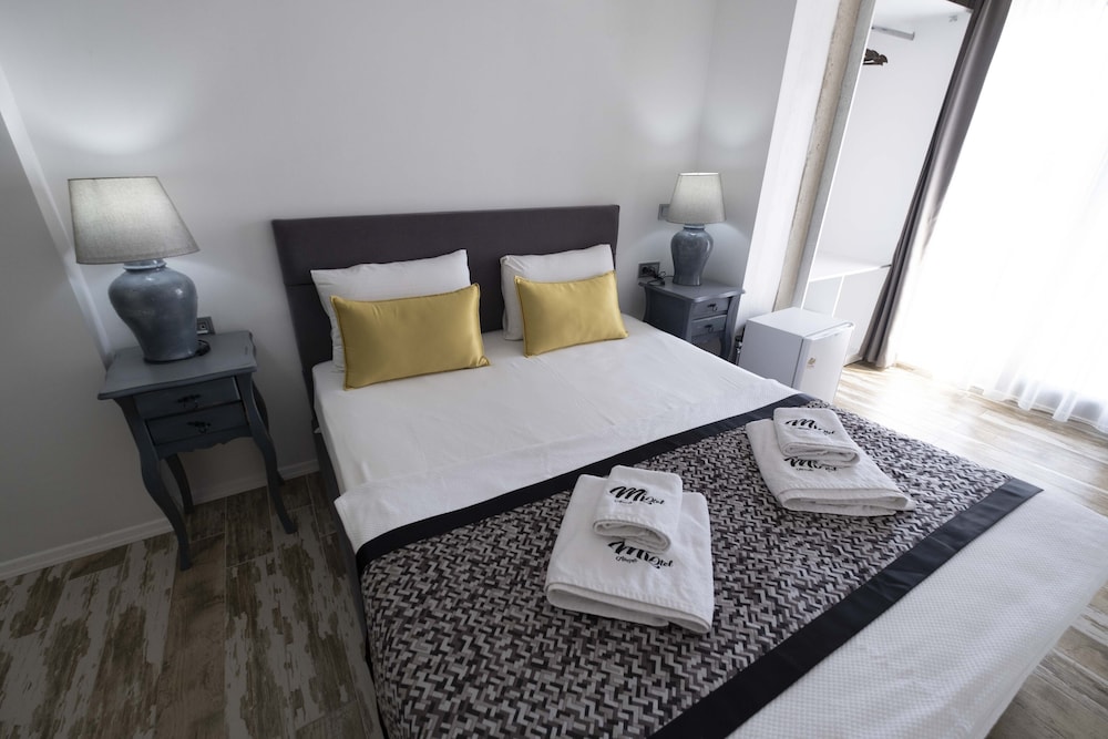 mi otel alacati