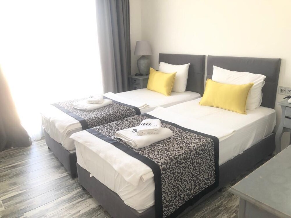 mi otel alacati