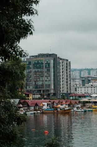 marina green suit hotel